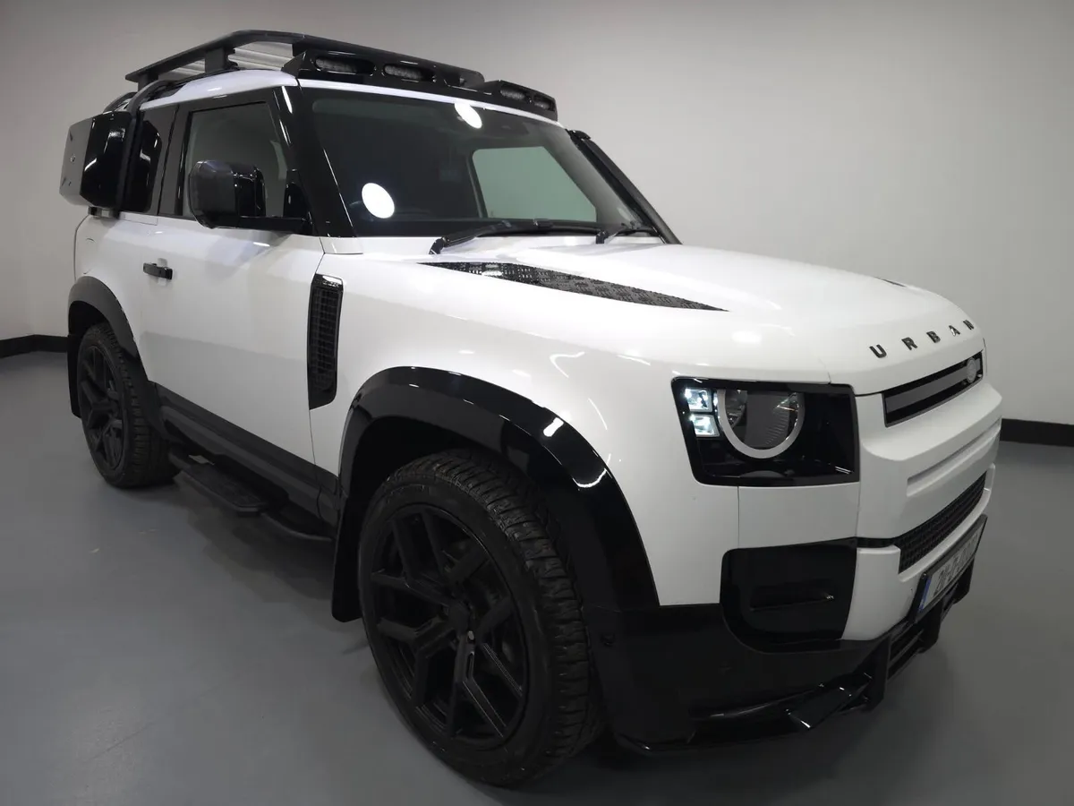 Landrover Defender 90 3.0D SE Mhev - Image 1