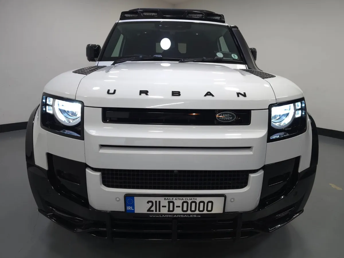 Landrover Defender 90 3.0D SE Mhev - Image 4