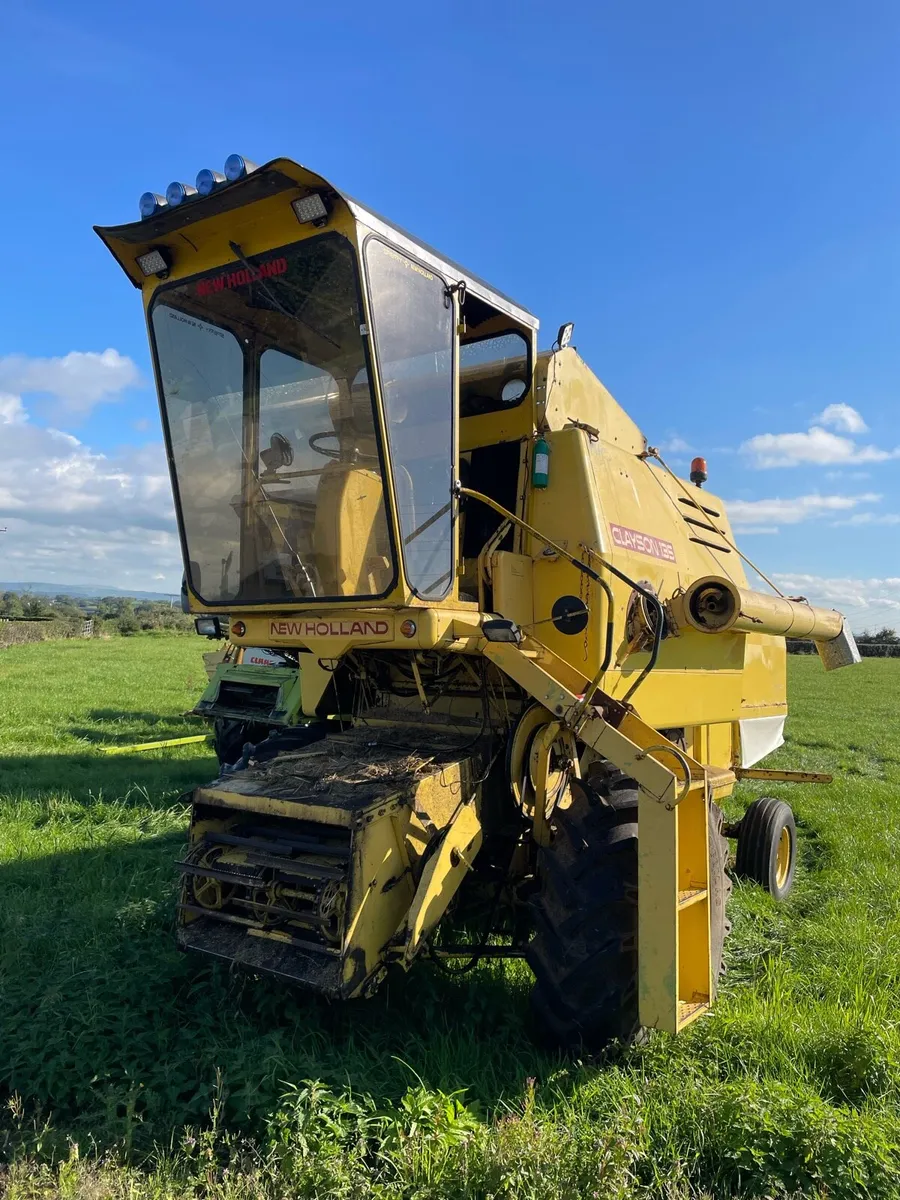 New Holland Clayson Combine M135 - Image 2