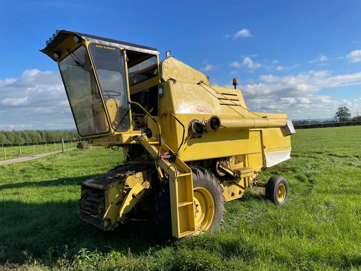 New Holland Clayson Combine M135 - Image 3