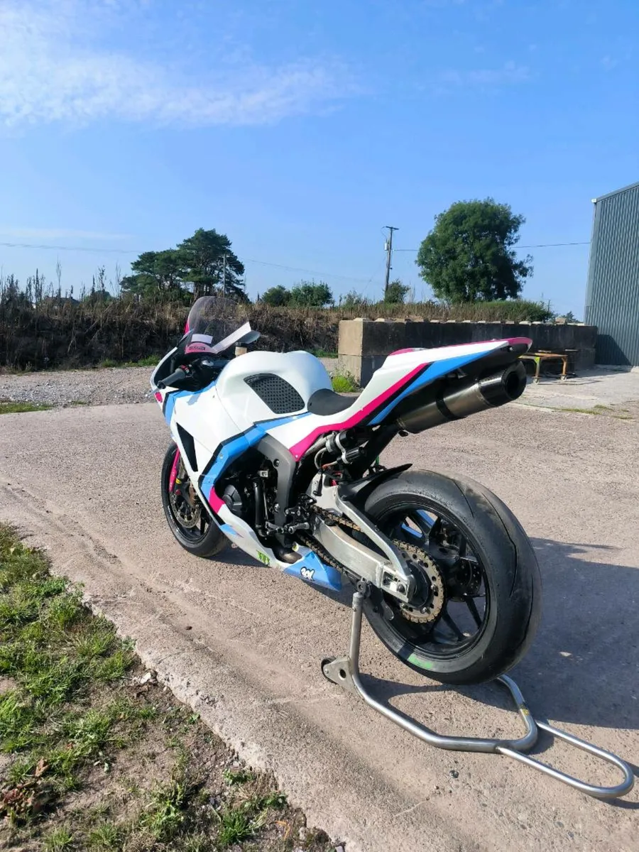 2014 cbr 600rr track/race bike - Image 1