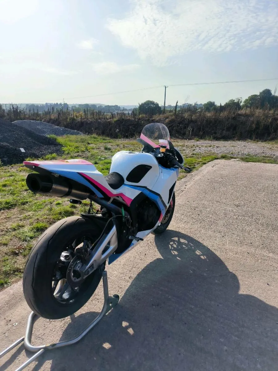 2014 cbr 600rr track/race bike - Image 4
