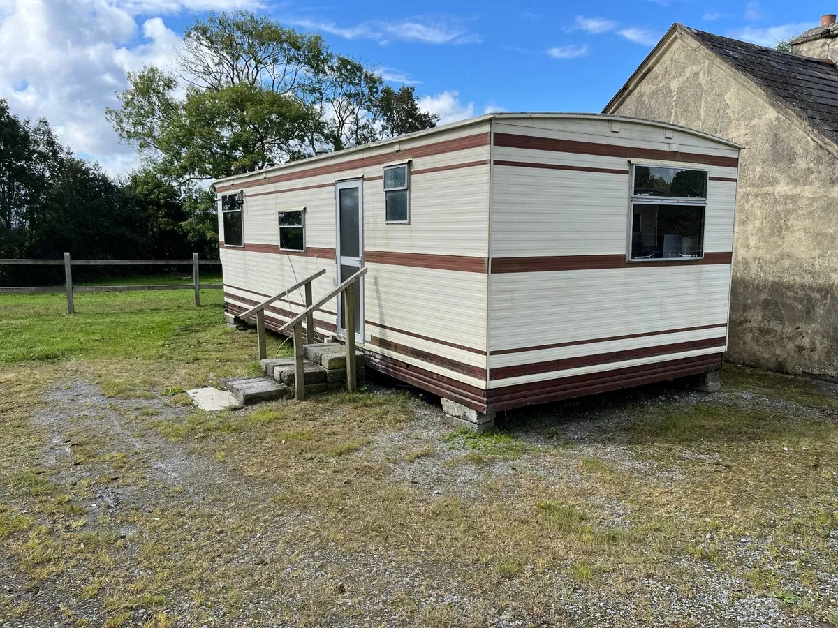 Mobile home - Image 1