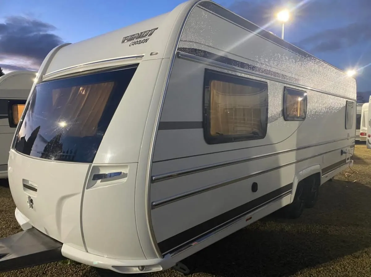 2019 FENDT PALACE 650 4/5 BERTH ISLAND BED LUX!! - Image 2