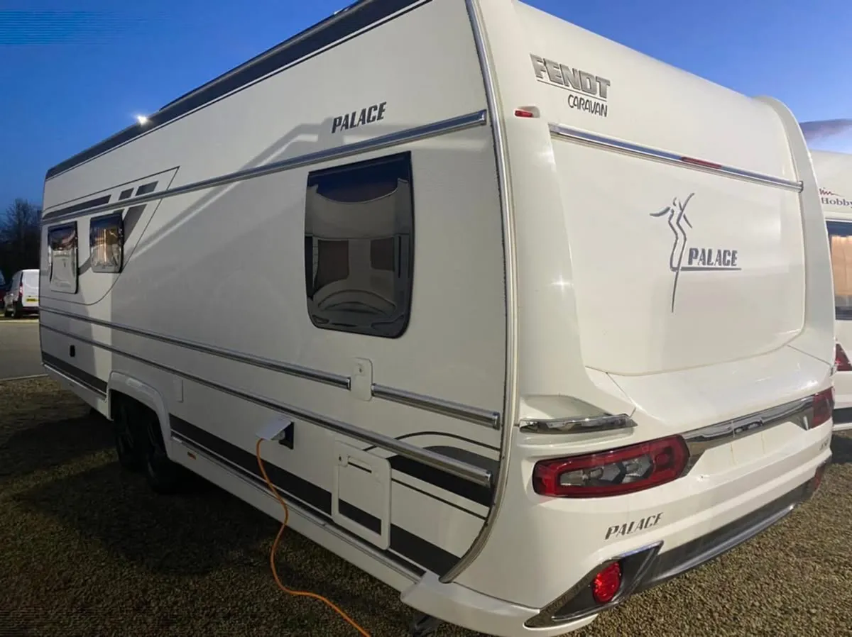 2019 FENDT PALACE 650 4/5 BERTH ISLAND BED LUX!! - Image 3