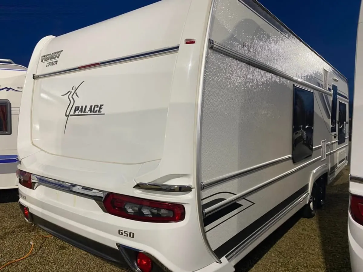 2019 FENDT PALACE 650 4/5 BERTH ISLAND BED LUX!! - Image 4