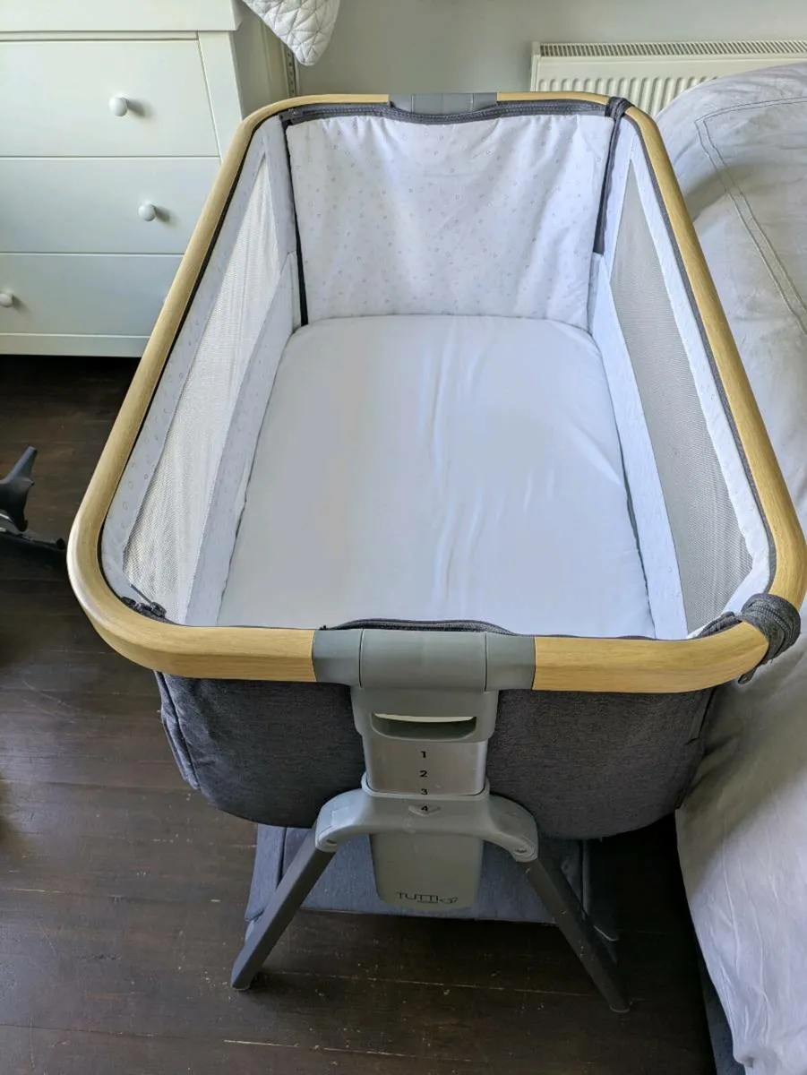 Tutti Cozee Bambini Lite baby co-sleeper - Image 3