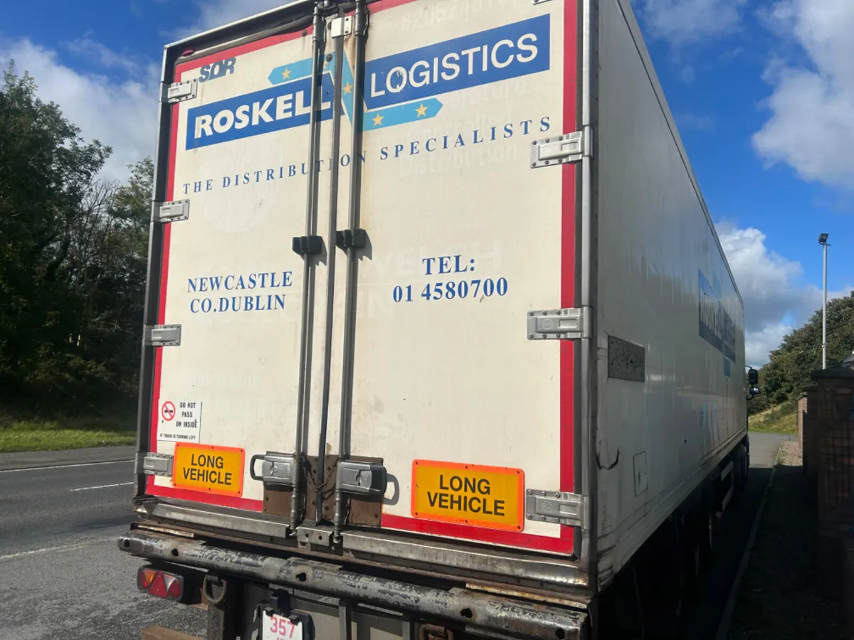 45ft fridge box trailer for cold storage - Image 3