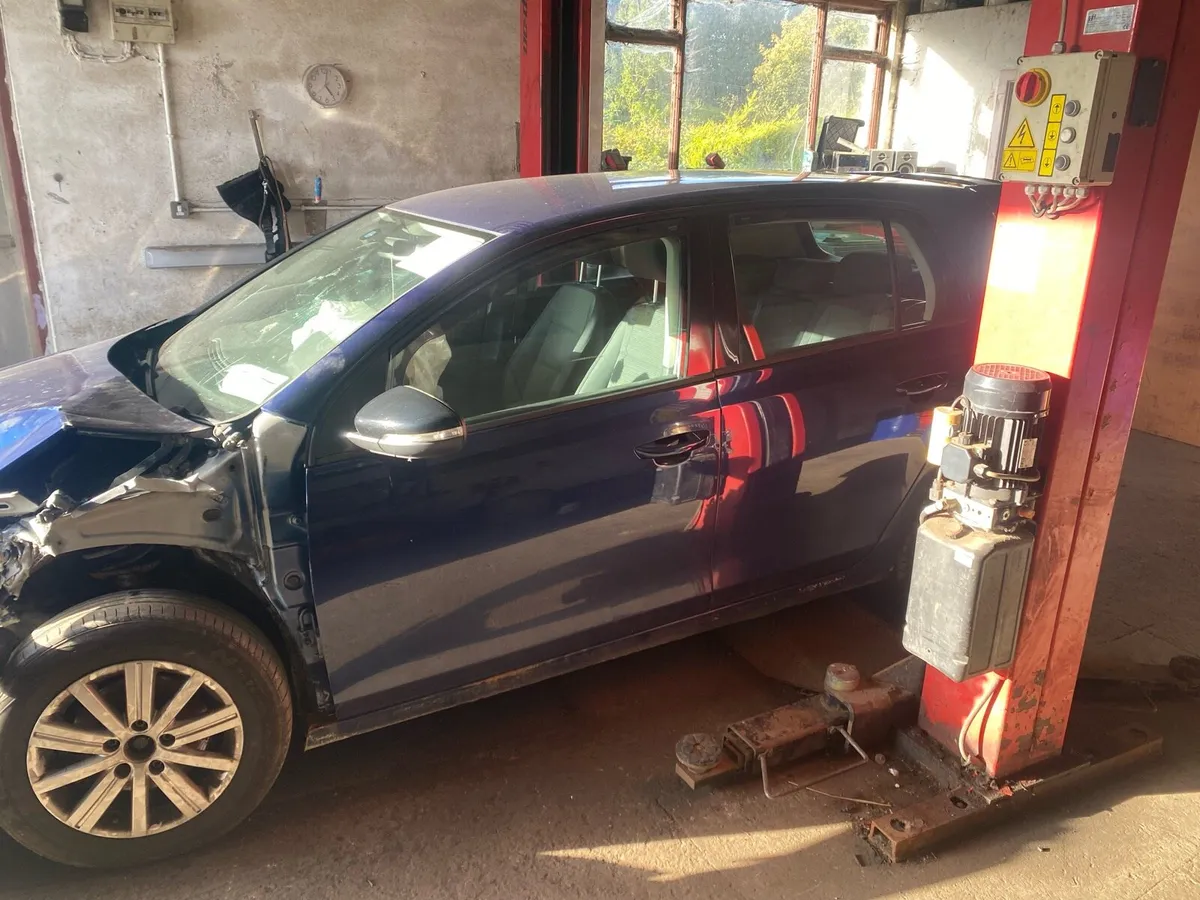 Volkswagen Golf For Breaking 1.6 tdi mk6 - Image 1