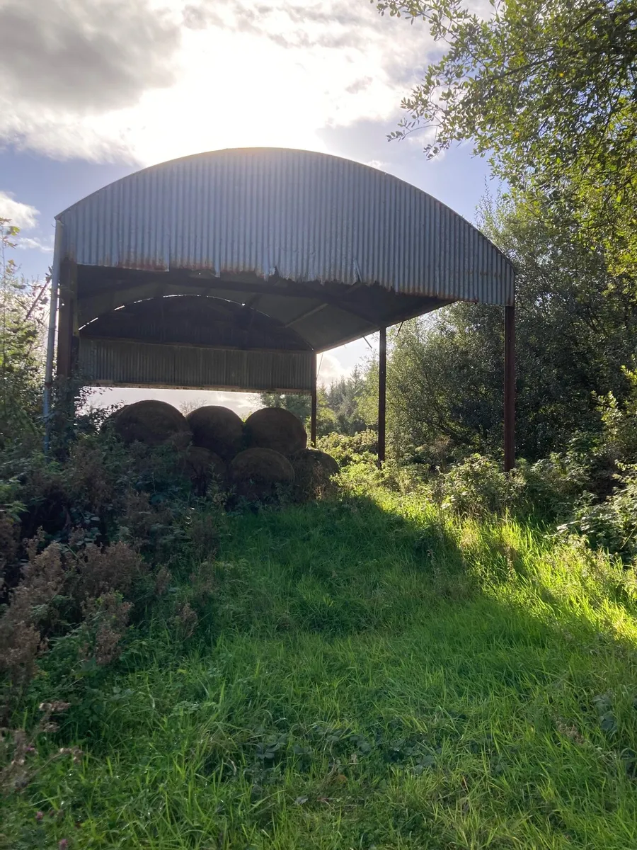 2 block hay shed - Image 1