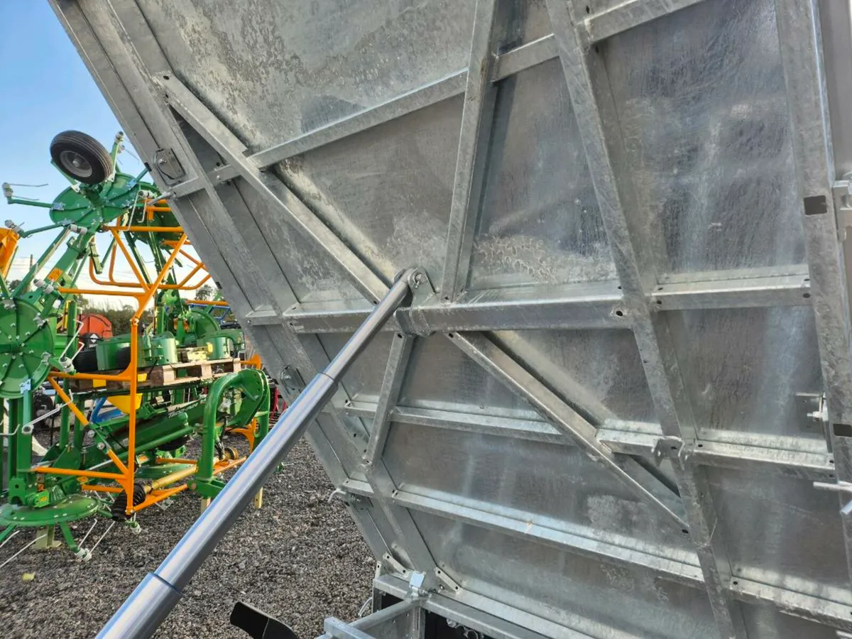 Nugent tipper trailers - Image 2