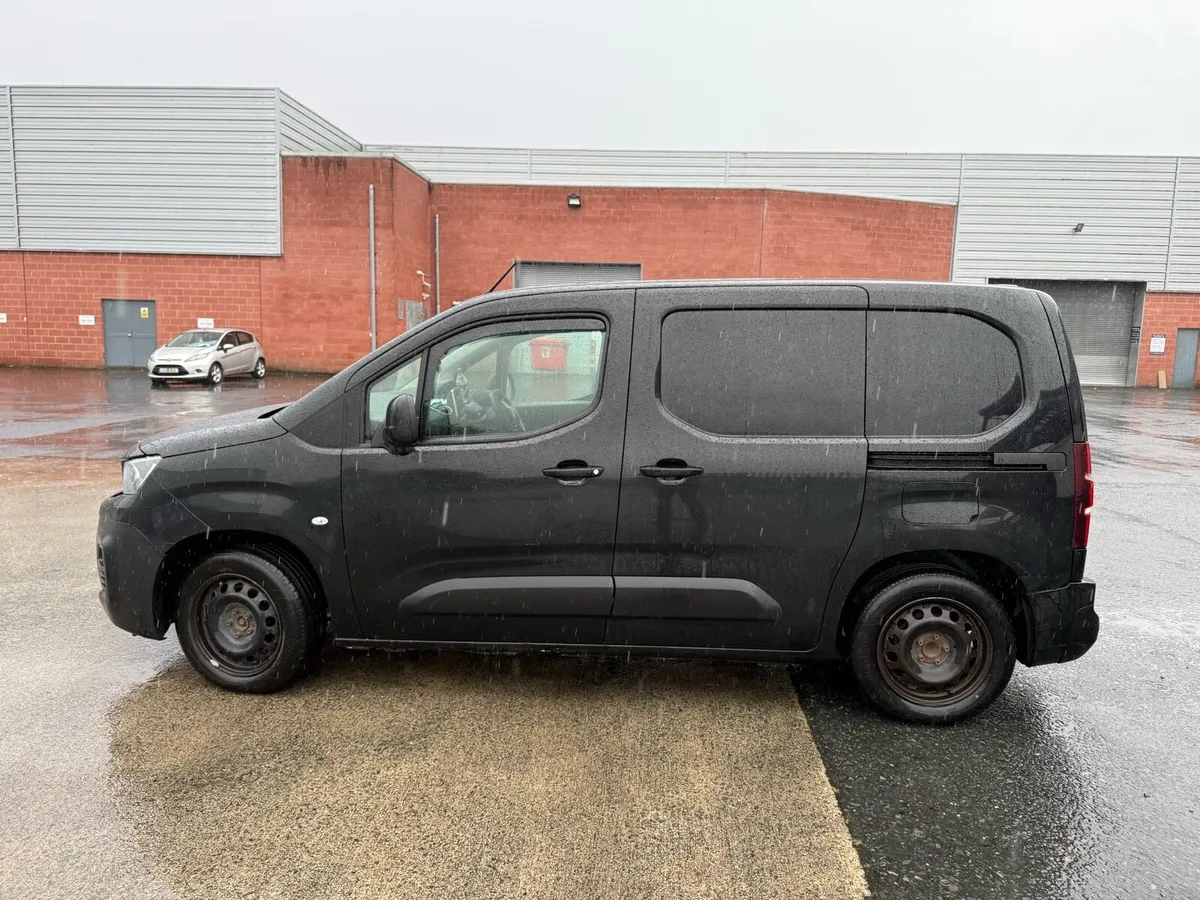Peugeot partner - No Vat - Image 2