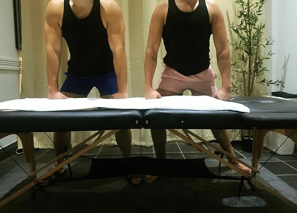 4 HANDS MASSAGE - Image 4