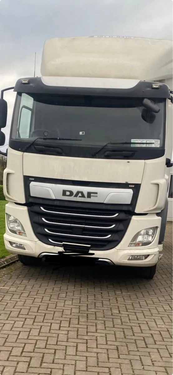 Breaking DAF 85 EURO 6