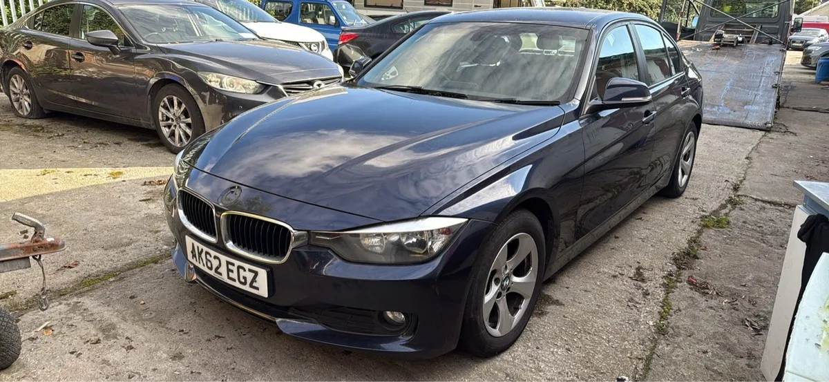 Bmw 318d 2012 F30 for parts - Image 1