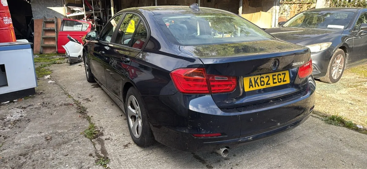 Bmw 318d 2012 F30 for parts - Image 3