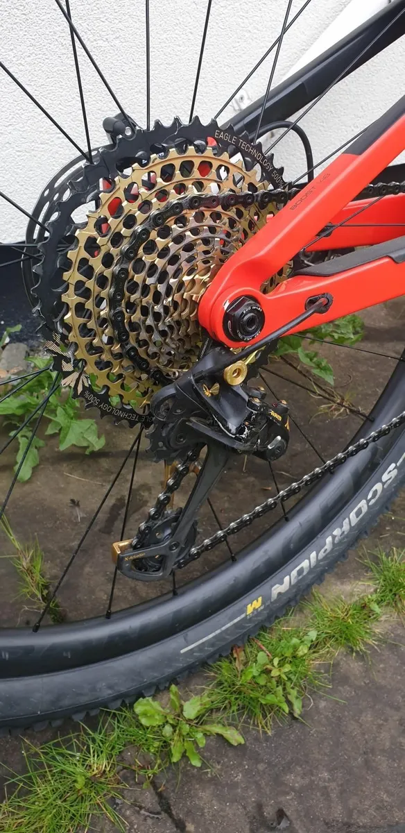 Trek Top  Fuel - Image 4