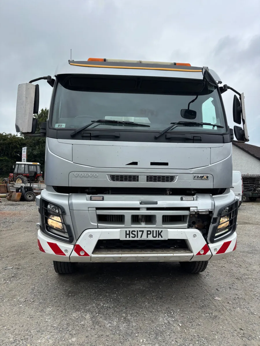 2017 Volvo FMX 8 Wheeler Tipper Lorry - Image 1