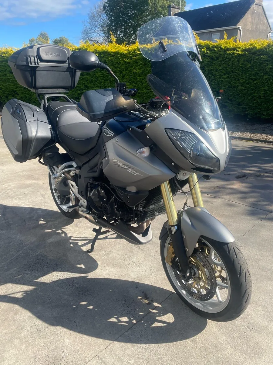 Triumph tiger 1050 2009 - Image 1