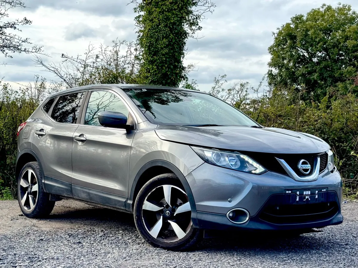 2015 Nissan Qashqai 1.5 diesel for breaking - Image 1