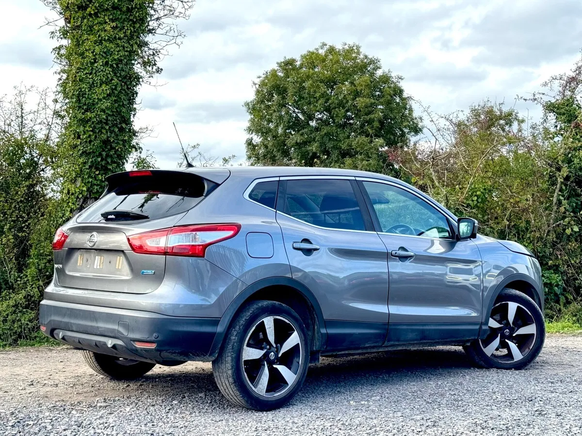 2015 Nissan Qashqai 1.5 diesel for breaking - Image 3