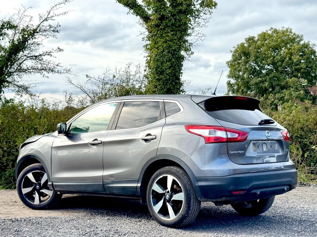 2015 Nissan Qashqai 1.5 diesel for breaking - Image 4