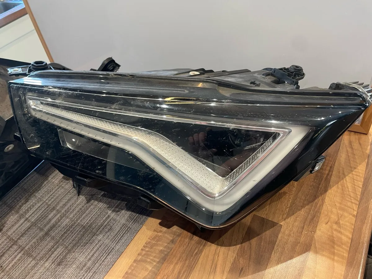 2021 seat ateca left side headlight - Image 4