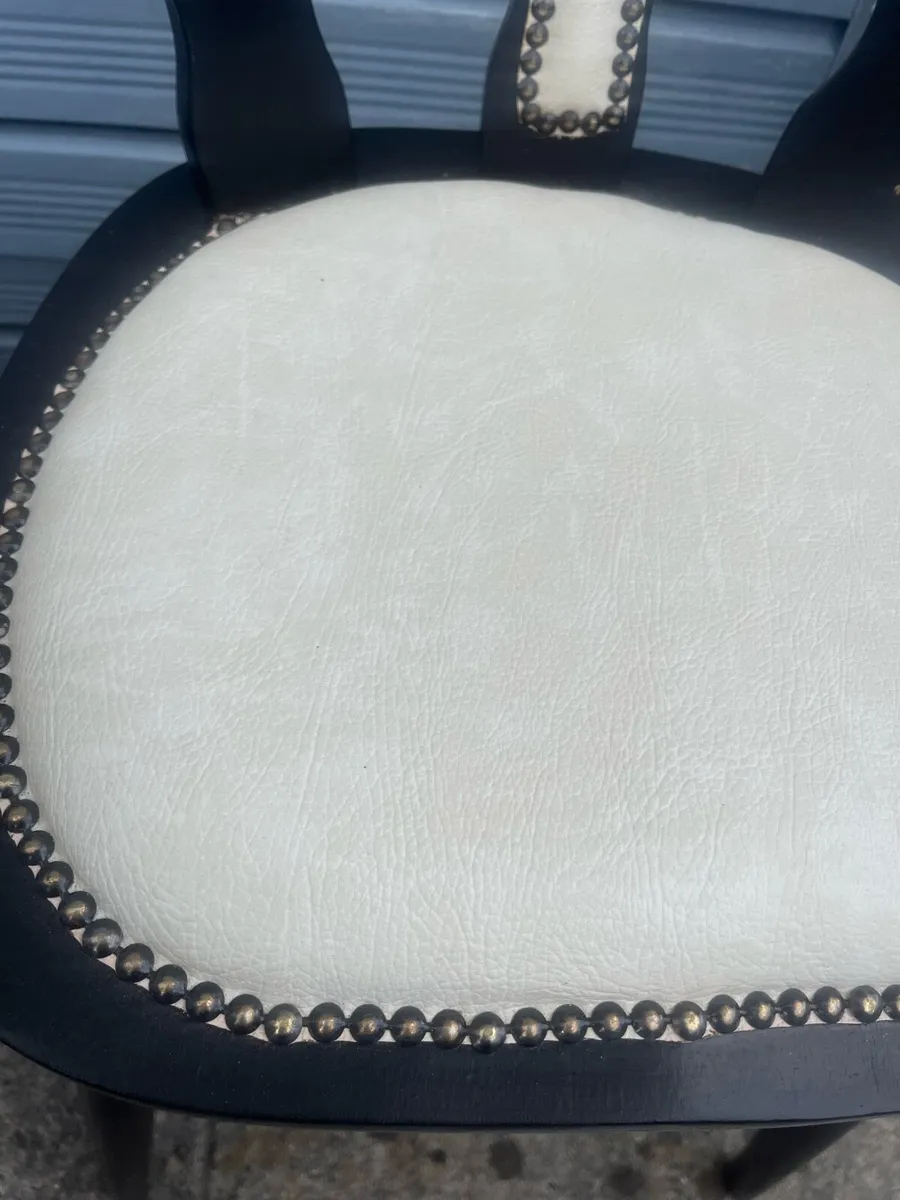 4 solid hardwood chairs - Image 4