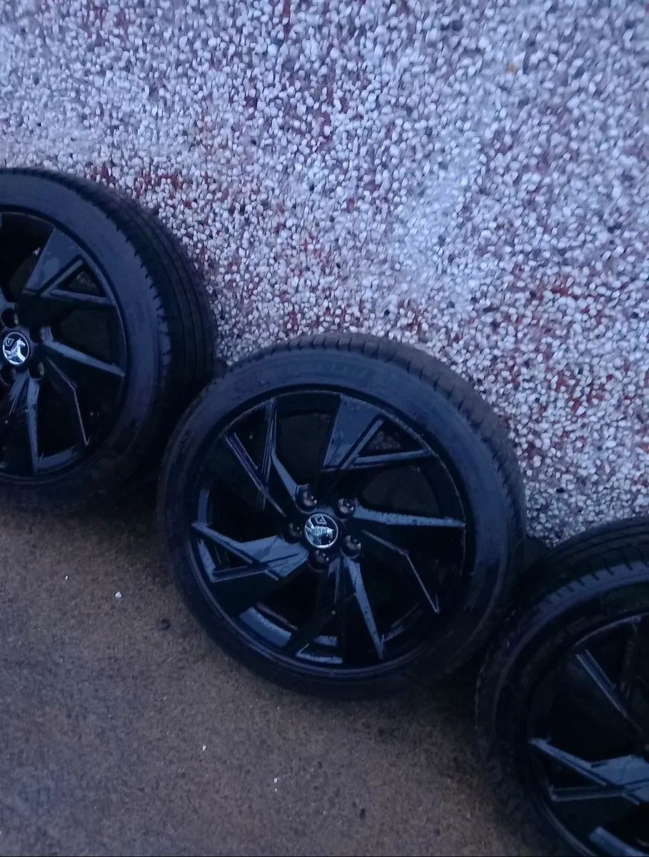 OEM Alloys 17inch 5x108 - Image 2