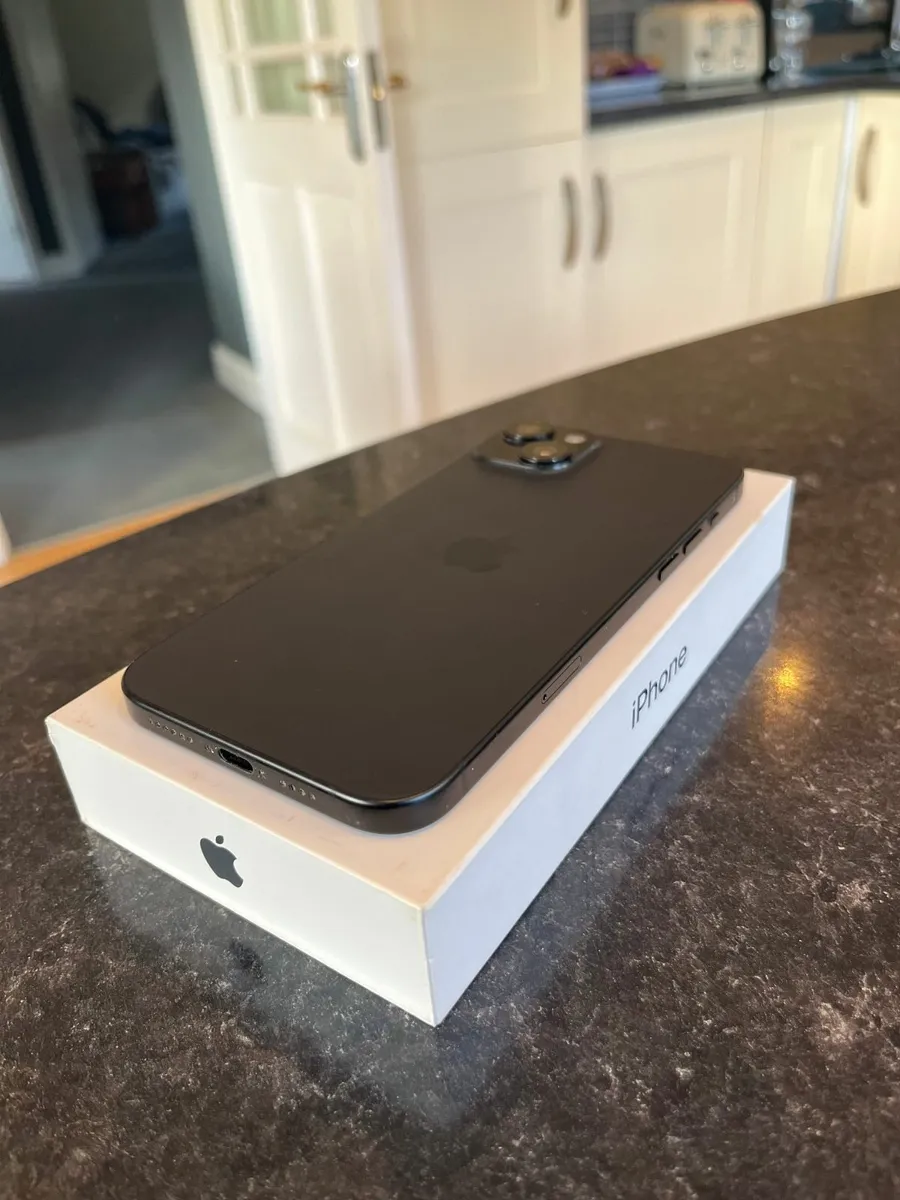 iPhone 15 Plus 128GB - Image 1