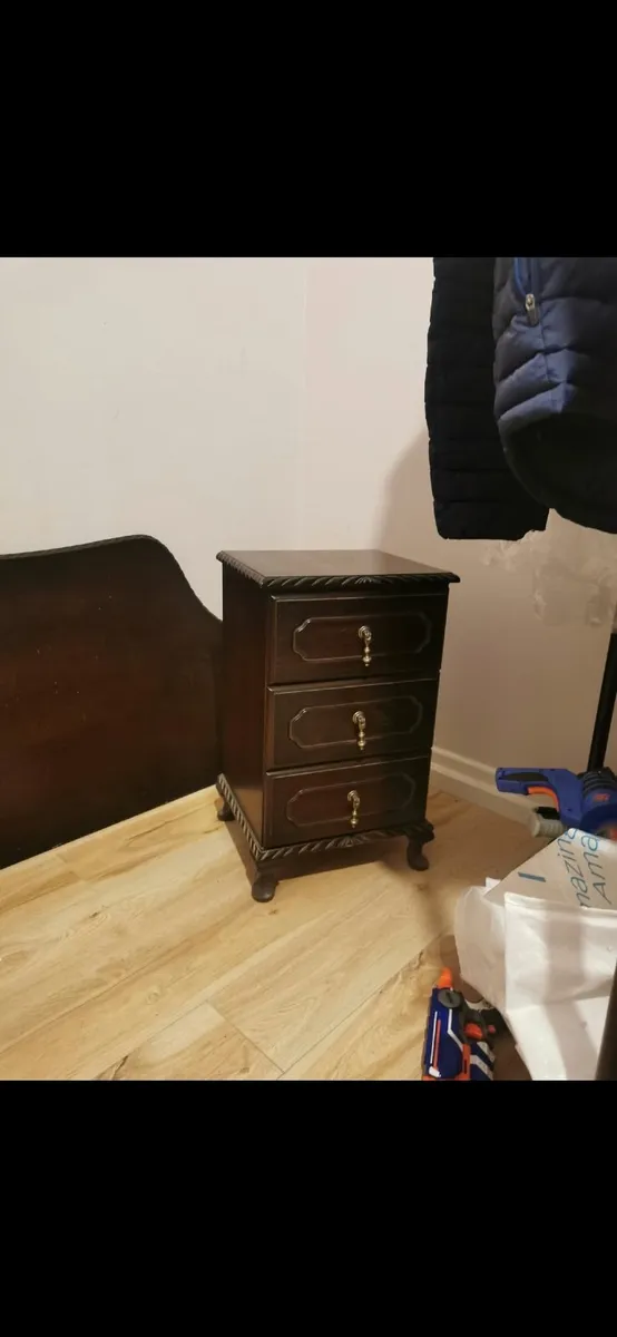 Teak Headboard with lockers - Image 3