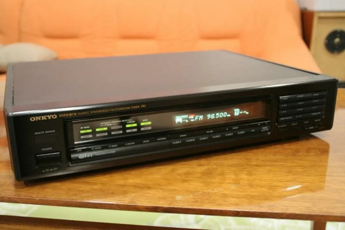 Onkyo Integra T-4970 FM Tuner - Image 1