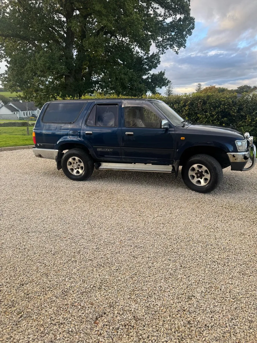 Toyota hilux surf - Image 1