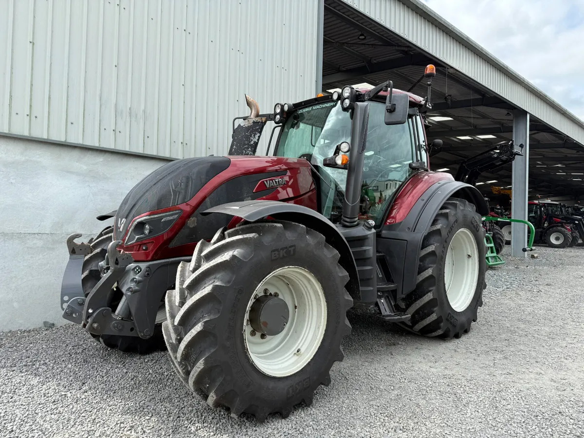 Valtra T174 Versu Tractor - Image 2