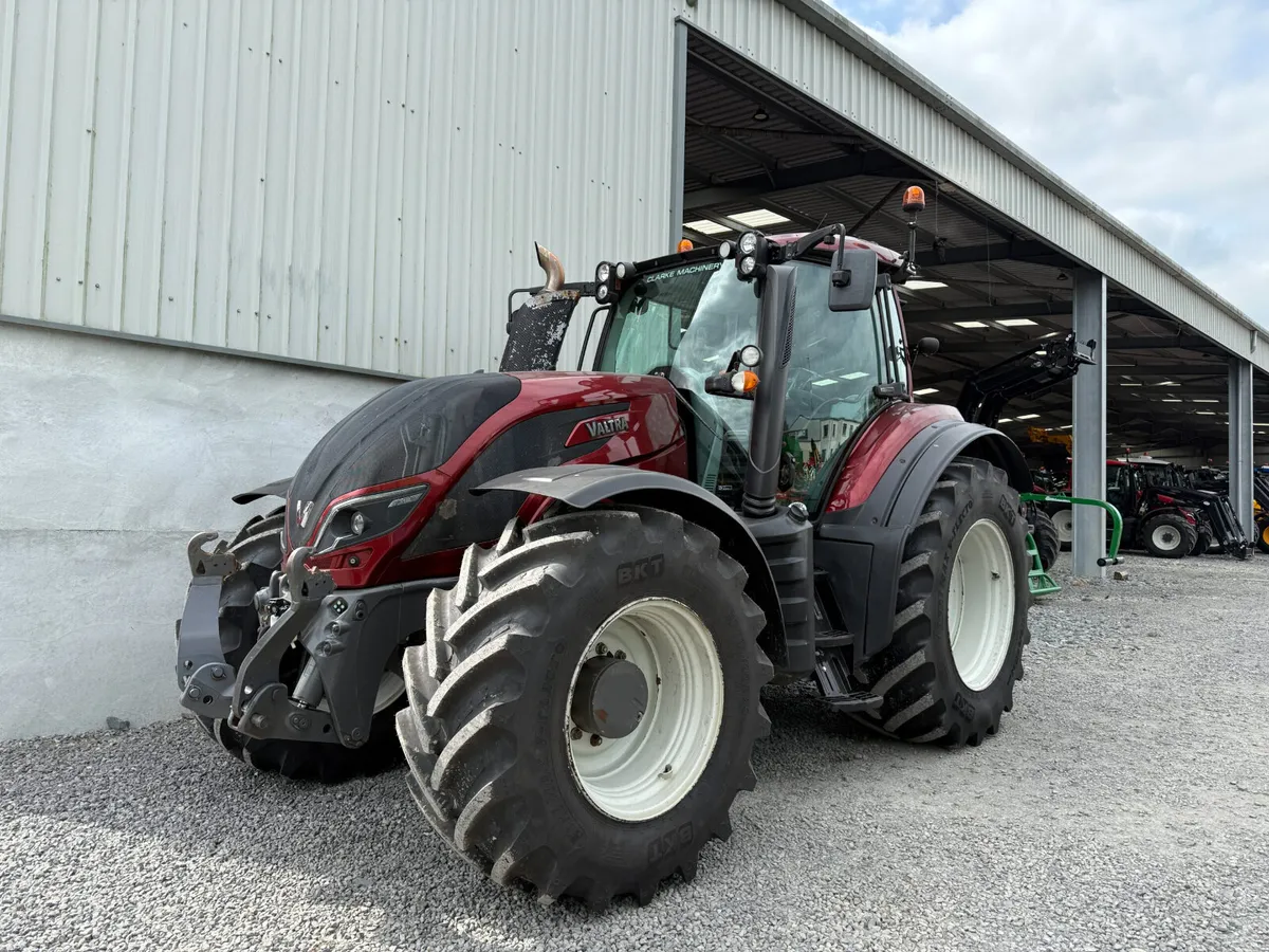 Valtra T174 Versu Tractor - Image 1