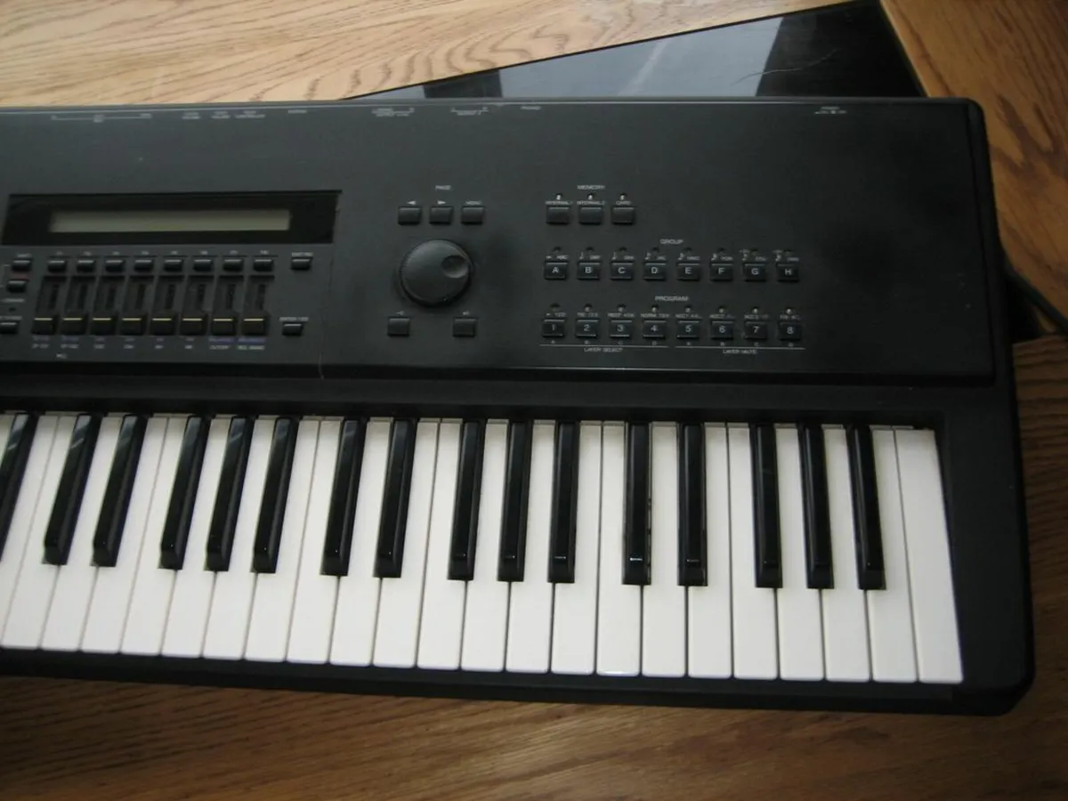 Yamaha SY 85 ......perfect working order - Image 4