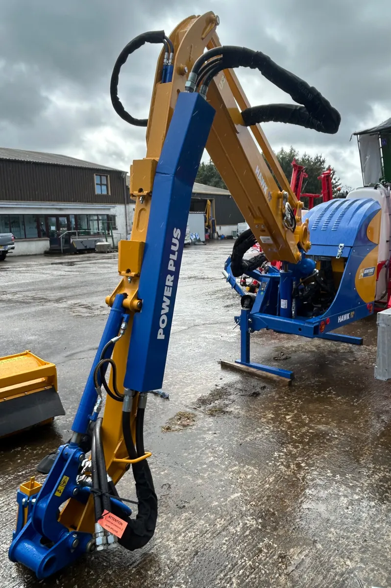 Bomford Hawk 7m hedgecutter - Image 1