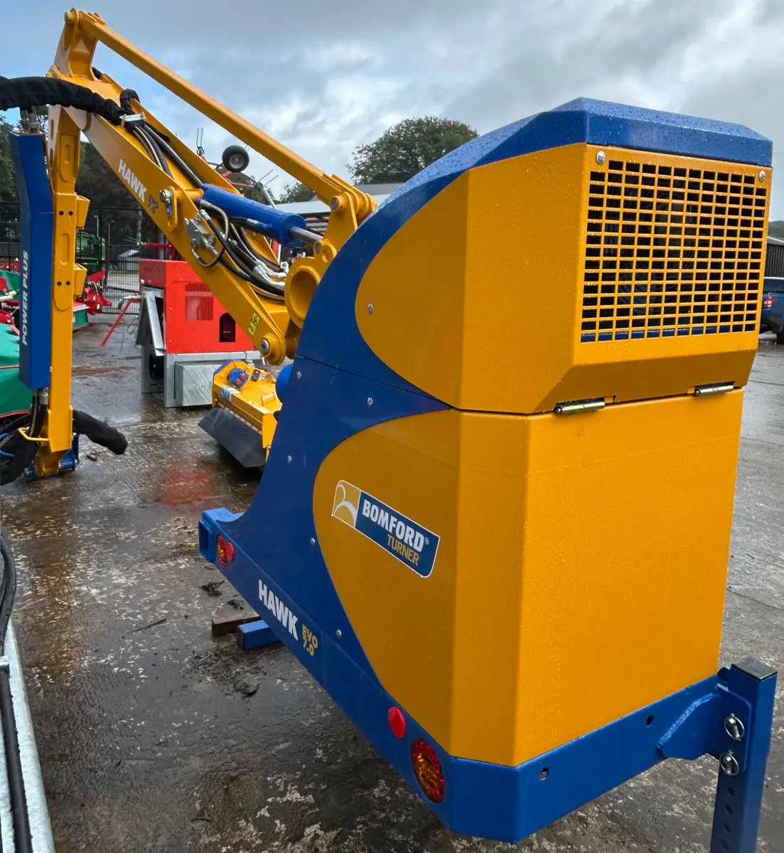 Bomford Hawk 7m hedgecutter - Image 2