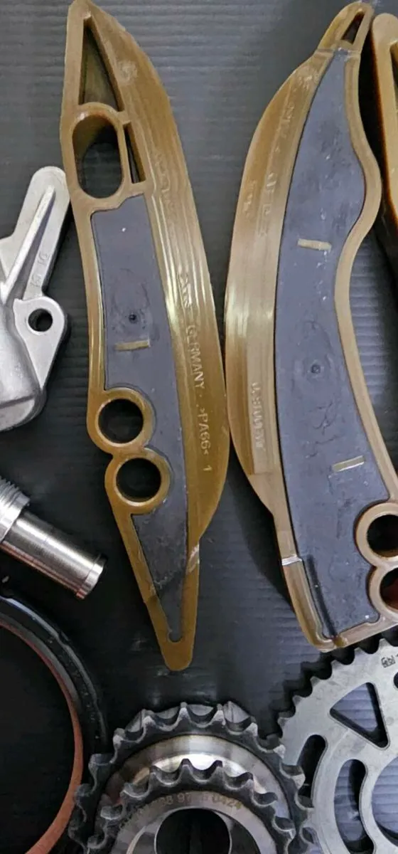 BMW N47 OE IWIS TIMING CHAIN KIT NEW - Image 4