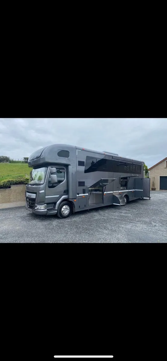 New & Used Stallion Stalls - Image 3