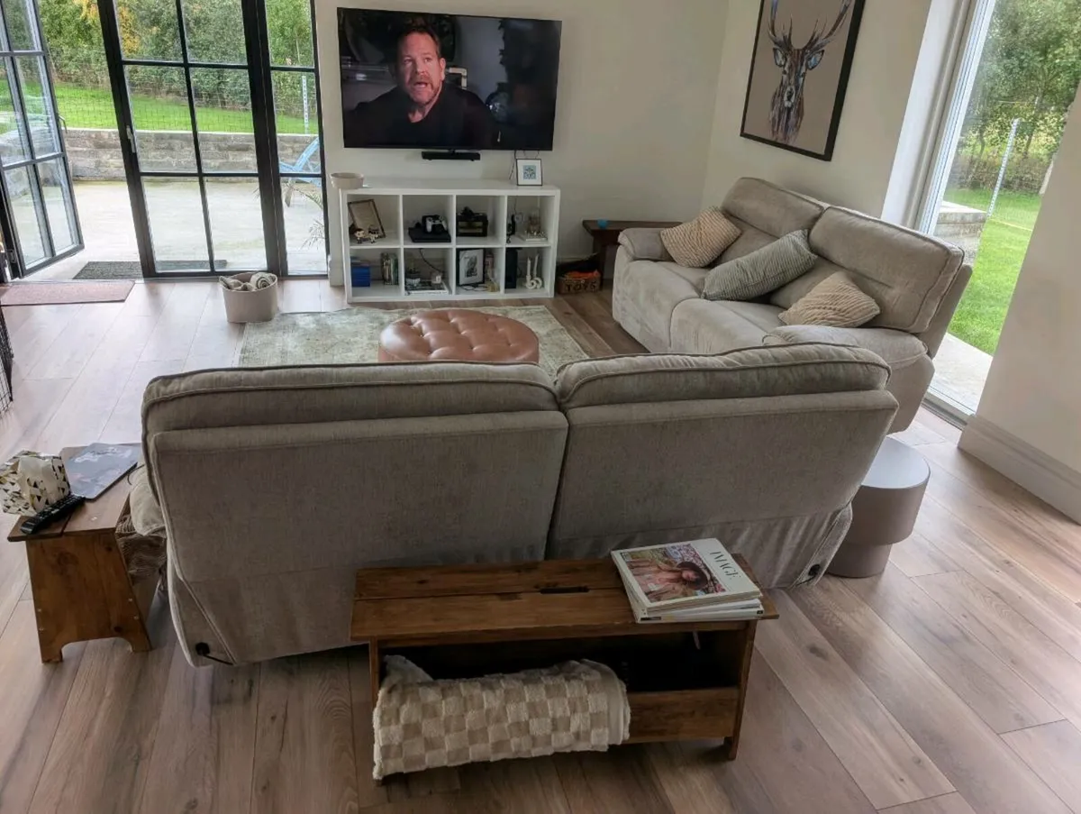 2 recliner sofas. - Image 3