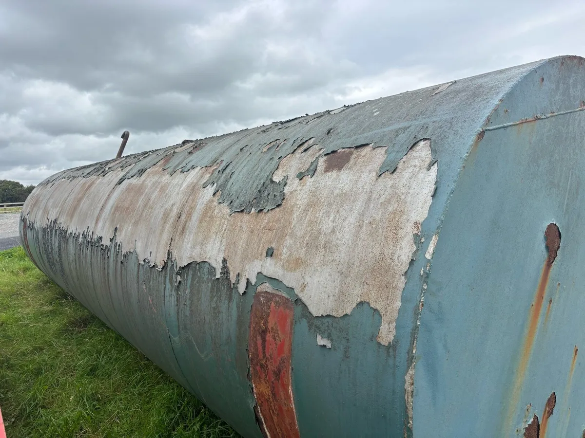 Large Fuel storage tank - Image 1