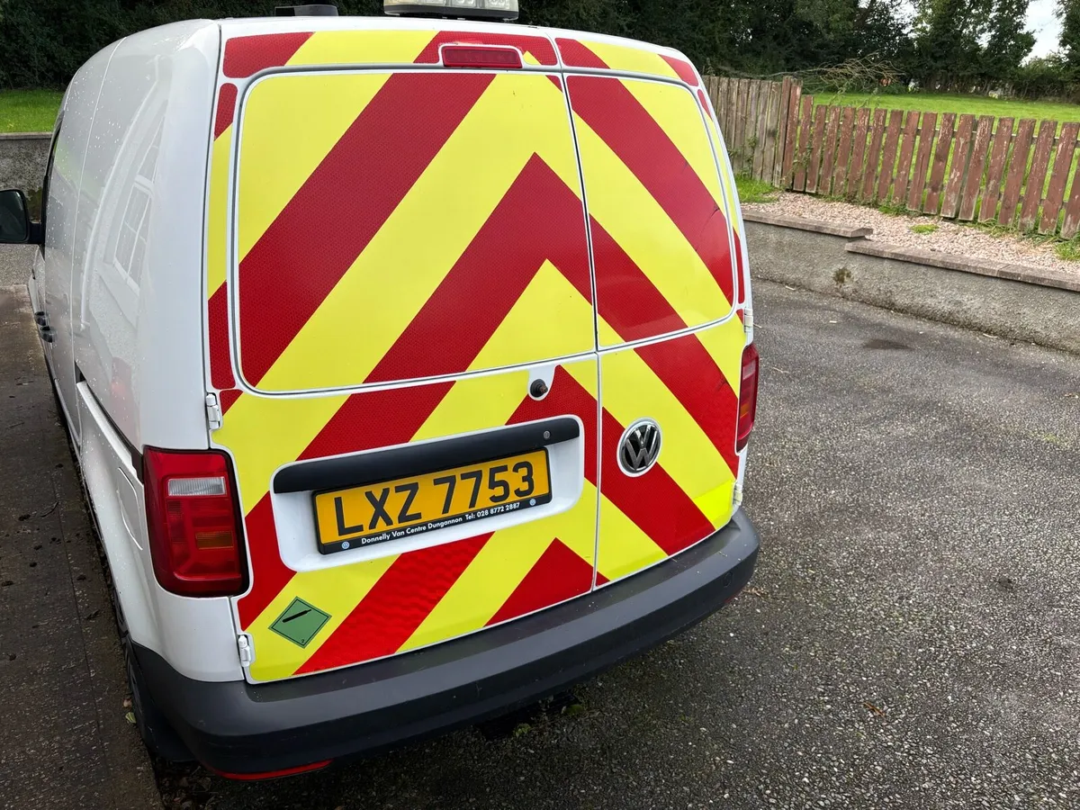 VW Caddy Van - Image 4