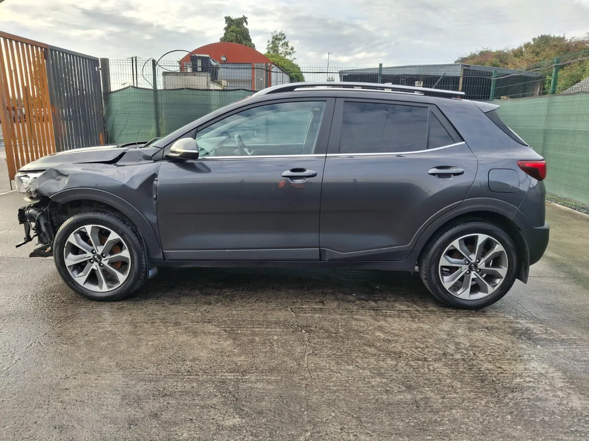 201 Kia Stonic  Light Damage - Image 4