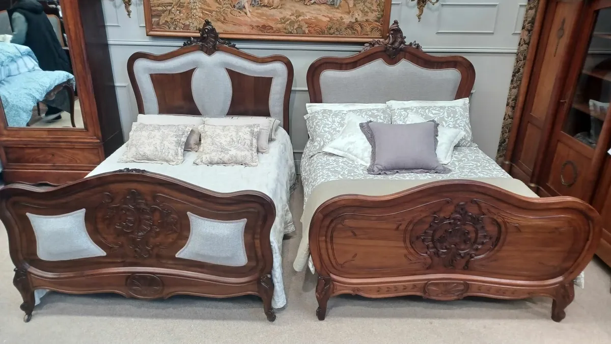 Two upholstery beds Louis XV - Image 1