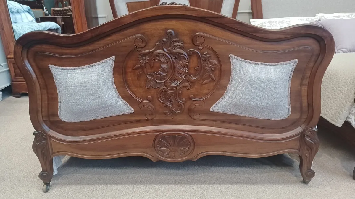 Two upholstery beds Louis XV - Image 4