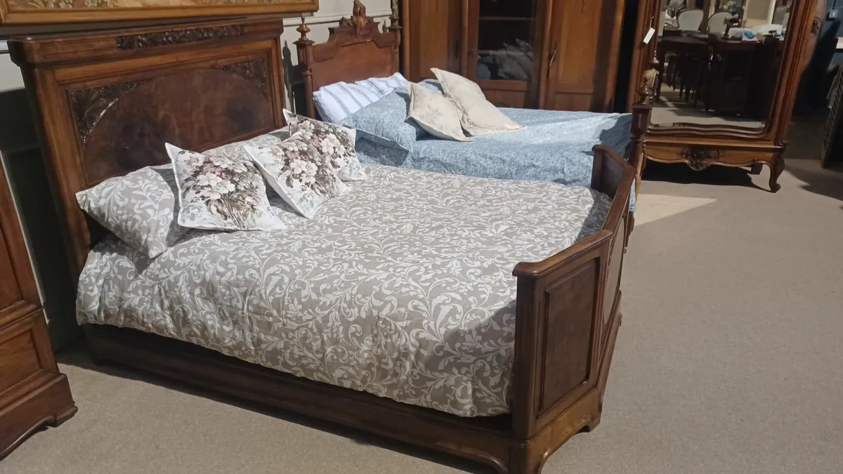 Two beds - Art Nouveau and Henry II - Image 4