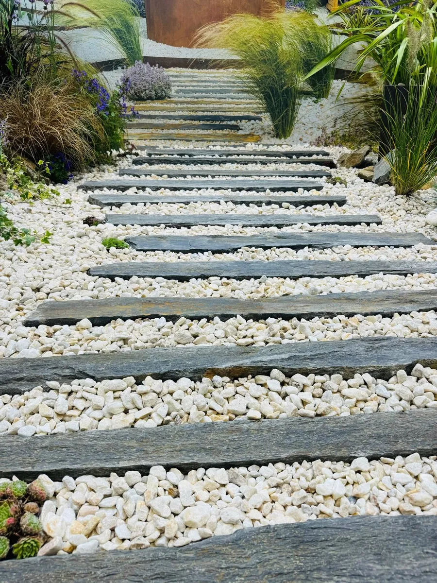 Marble chips, grave stones, chips, pebbles, pearl - Image 2