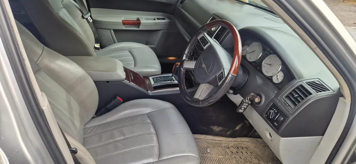 Chrysler 300c - Image 3