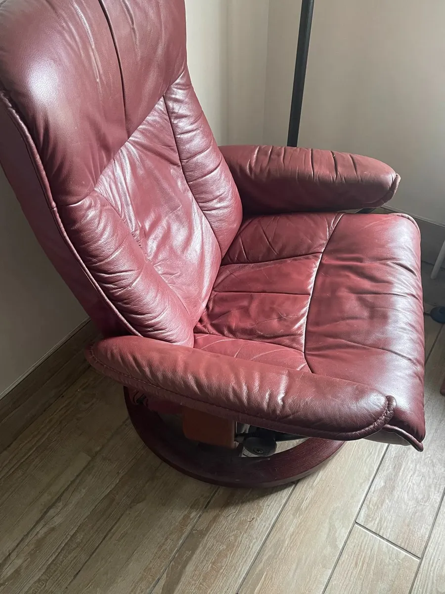 leather chair by ekornes - Image 3